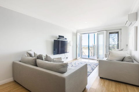 Oceans Waves - Luxury Apartment With Ocean Views - Stayed 3