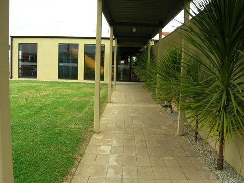 Overlander Hotel Motel - Stays Accommodation 2