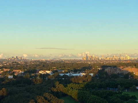 Parkside & City View In Sydney Olympic Park - Stayed 2