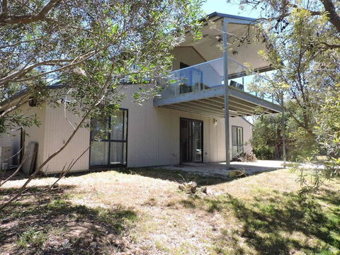 Paradise On The Boulevard - 90 Mile Beach Holiday Home - Stayed 0