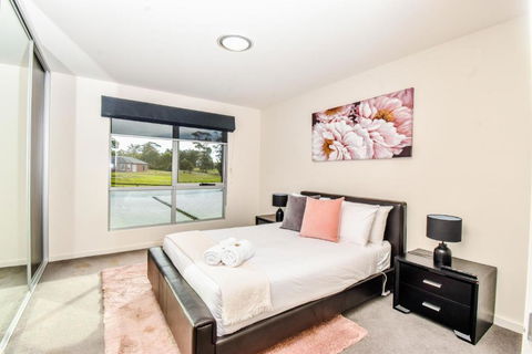 Paradise Point - Entire Home In Clarence Point, Tasmania Australia, 10 Guests 7 Bedrooms 7 Beds 3 Baths - Stayed 1