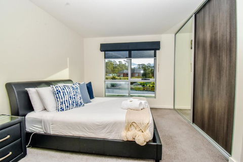 Paradise Point - Entire Home In Clarence Point, Tasmania Australia, 10 Guests 7 Bedrooms 7 Beds 3 Baths - Stayed 2