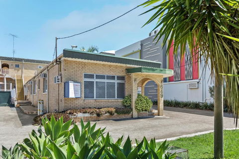 Paramount Motel - Stays Accommodation 0