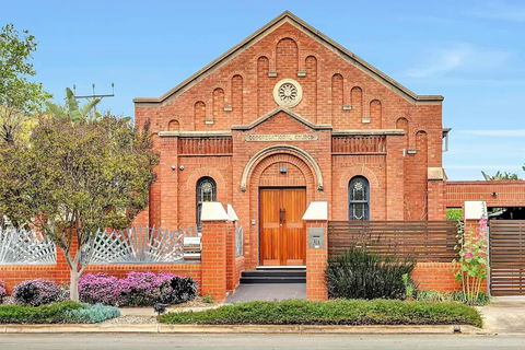 Parish Court - A Unique Contemporary Conversion - Stayed 1
