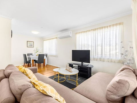Peaceful 3BR Comfy Unit Sunnybank Near Everything - Stayed 2