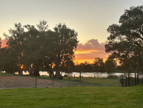 Pelicans On The Darling - Stays Accommodation 0