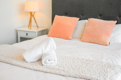 Penrith 3Br Apt Close ToTrain Station & Shopping - Stayed 1