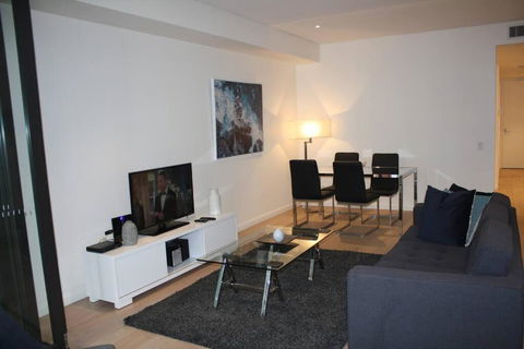 Perfect Large One Bedroom Plus Study - ALB09518 - Stayed 0