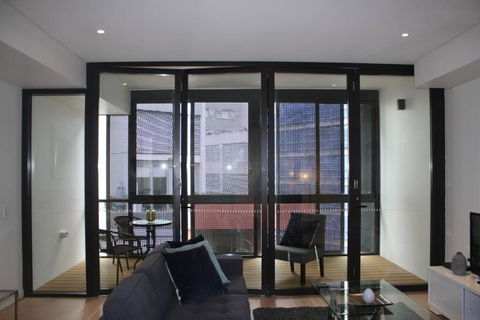 Perfect Large One Bedroom Plus Study - ALB09518 - Stayed 1