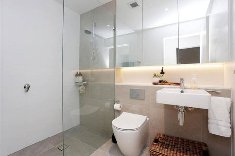 Perfect Large One Bedroom Plus Study - ALB09518 - Stayed 2