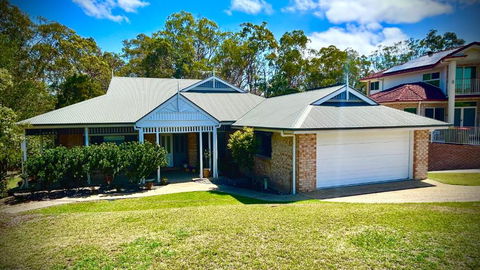 Perfect North Brisbane Retreat 4 Bed - Stayed 0