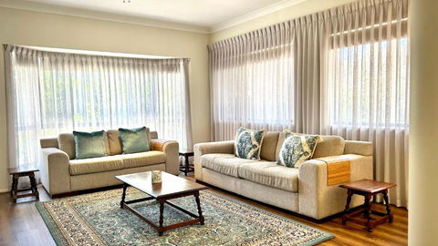 Perfect North Brisbane Retreat 4 Bed - Stayed 2