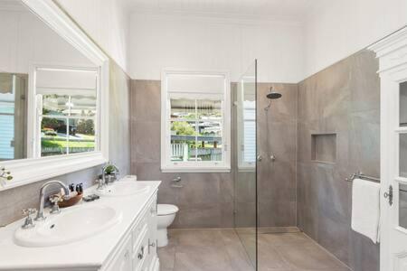 Pet Friendly Family Home In Brisbane - Relocations And Family Stays - Fast Internet - Parking - Netflix - Stays Accommodation 2