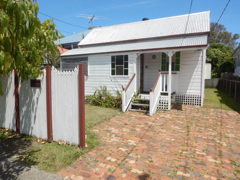 Pine Cottage - Stayed 2