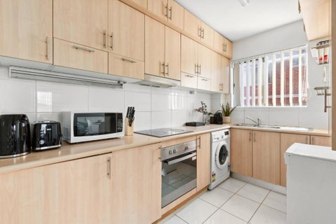 Polished 2-Bed Unit In The Heart Of Parramatta - Stayed 2