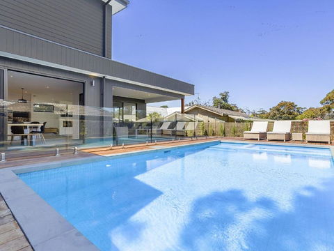 Pool And Spa - 300m Walk To Beach - Stayed 0