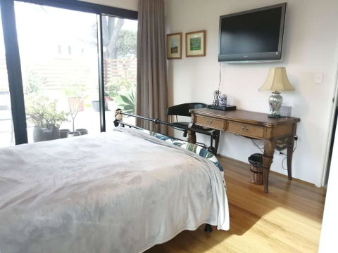 Private & Cosy! Master Bedroom In Perth With Garden View - Stayed 1