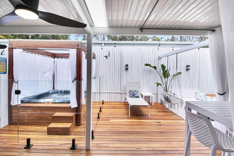Private Outdoor Spa, Fire Pit - THE RETREAT COOLUM BEACH - Stayed 1