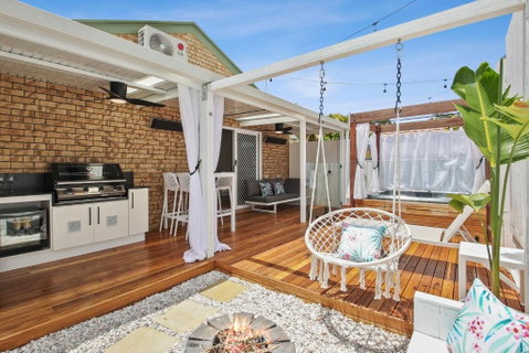 Private Outdoor Spa, Fire Pit - THE RETREAT COOLUM BEACH - Stayed 2