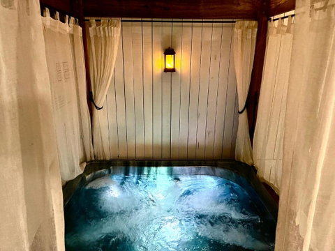 Private Outdoor Spa, Fire Pit - THE RETREAT COOLUM BEACH - Stayed 0