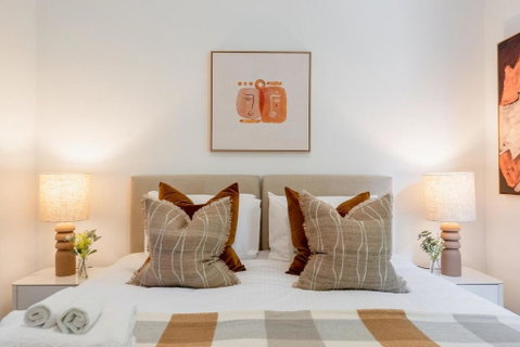 Prahran Timeless & Modern Haven, With Parking - Stays Accommodation 3