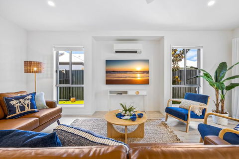 Premium 4-Bed Coastal Escape With BBQ And Pool - Stayed 2