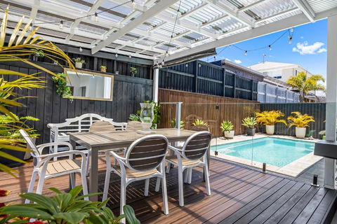 Premium 4-Bed Coastal Escape With BBQ And Pool - Stayed 0