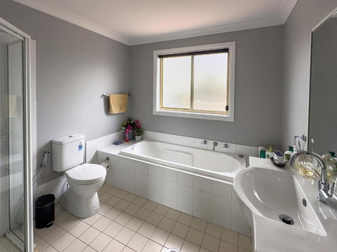 Prestons Dream Holiday 4 Bedroom - Stays Accommodation 2