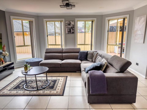 Prestons Dream Holiday 4 Bedroom - Stays Accommodation 3