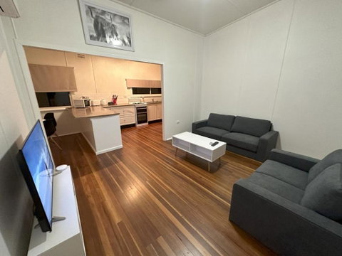 Private 1 Bedroom Apartment With Fenced Yard - Stayed 0
