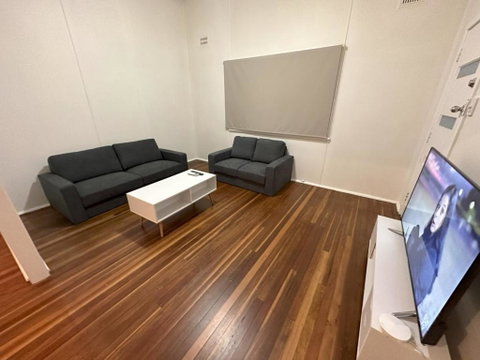 Private 1 Bedroom Apartment With Fenced Yard - Stayed 3