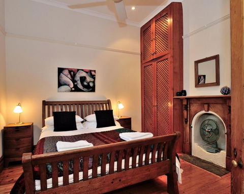 Pure Gold - Heritage 2 Bedroom Terraced Cottage - Stays Accommodation 3