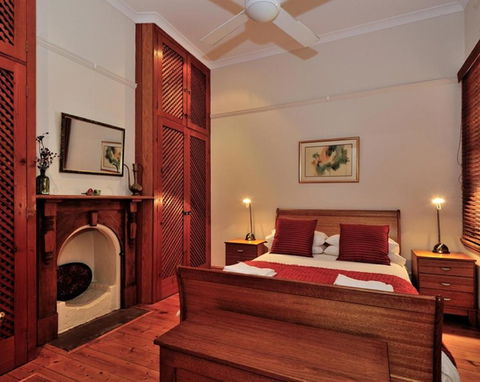 Pure Gold - Heritage 2 Bedroom Terraced Cottage - Stays Accommodation 2