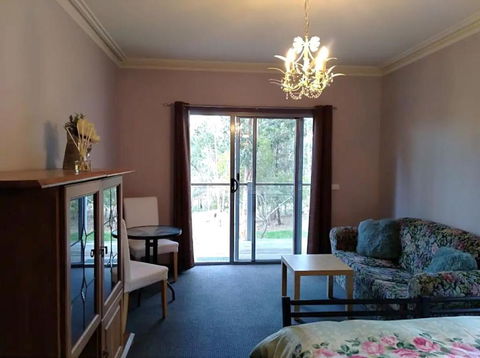 Purple House - Corner Spa, Views And Wildlife - Stays Accommodation 3