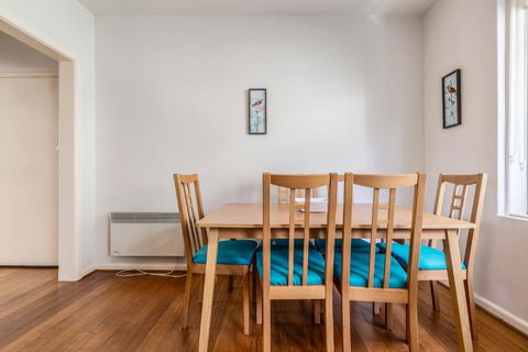 Quaint & Homey Ripponlea Flat - Stayed 3