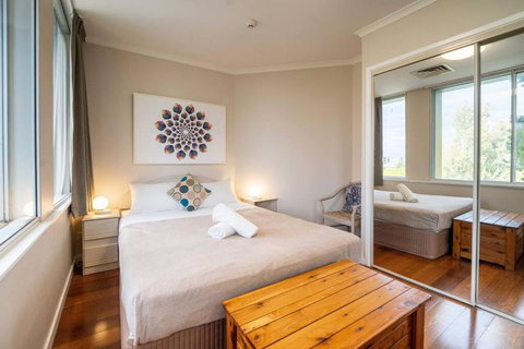 Quaint Auchenflower 1B1B Apt W Parking Close To UQ - Stayed 3