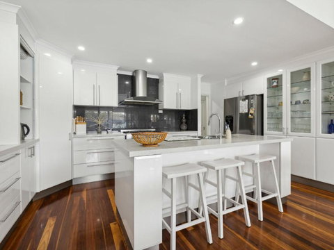 Quay-Largo - Stays Accommodation 2