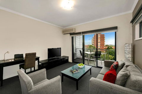 Quest On Rheola - Stayed 2