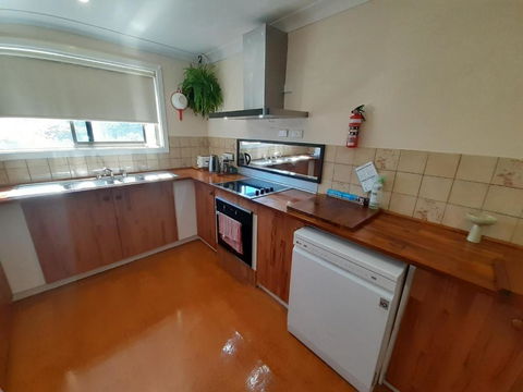 QUIET PROPERTY BY THE RIVER - Stays Accommodation 3
