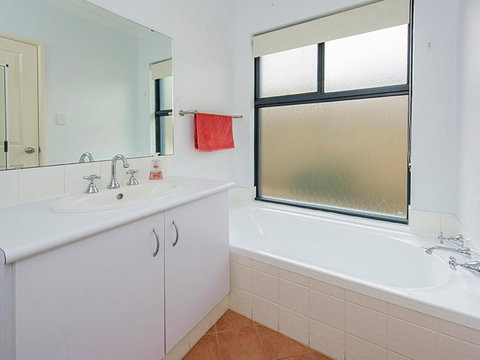 Quindy Blue - Stays Accommodation 3