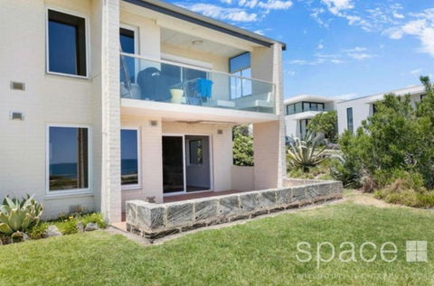 Quintessential Oceanview Apartment In Cottesloe - Stayed 3
