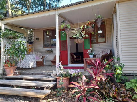 Quirky Cottage In Centre Of Maleny, Walk Everywhere - Stayed 2