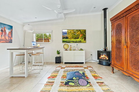 Quirky Marrickville 1-Bed With Courtyard By Shops - Stays Accommodation 1
