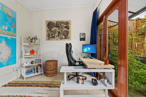 Quirky Marrickville 1-Bed With Courtyard By Shops - Stays Accommodation 2