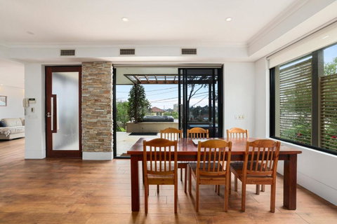 Ra Wonga - Queenscliff Beach House - Stays Accommodation 1