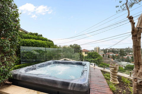 Ra Wonga - Queenscliff Beach House - Stays Accommodation 0