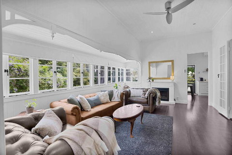 Rambling Roses - Stayed 3