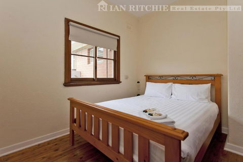 Red Brick Beauty - Central Cottage - Stayed 2