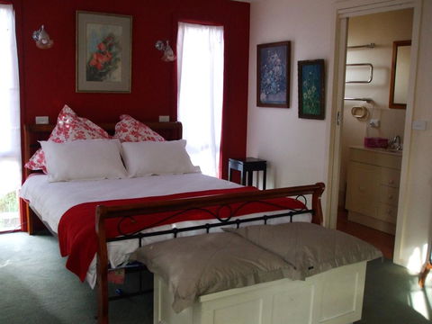 At The Gallery - Stays Accommodation 0
