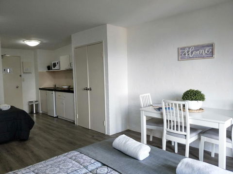 Atrium Private Stay Mandurah - Stays Accommodation 2